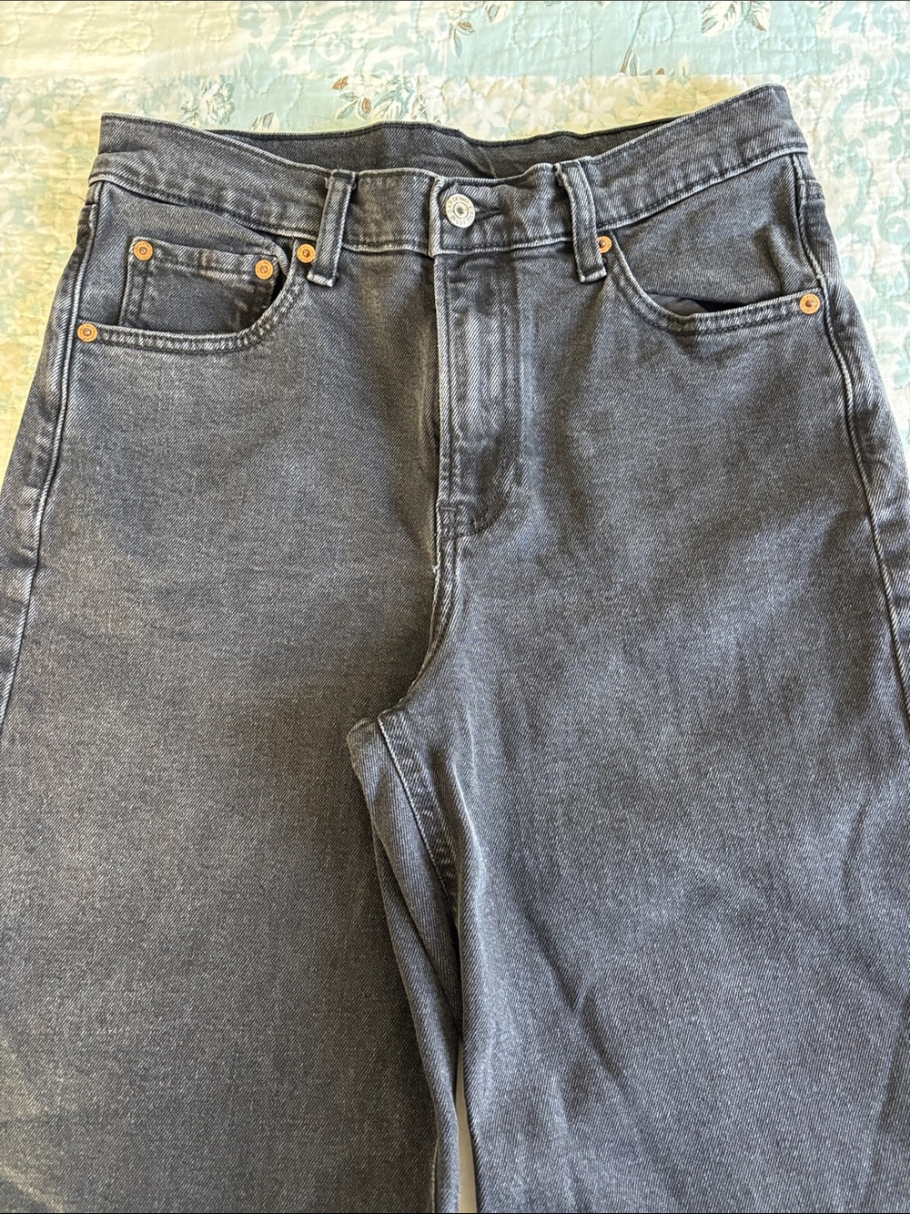 GAP BLACK DENIM JEANS in Size 28/6R